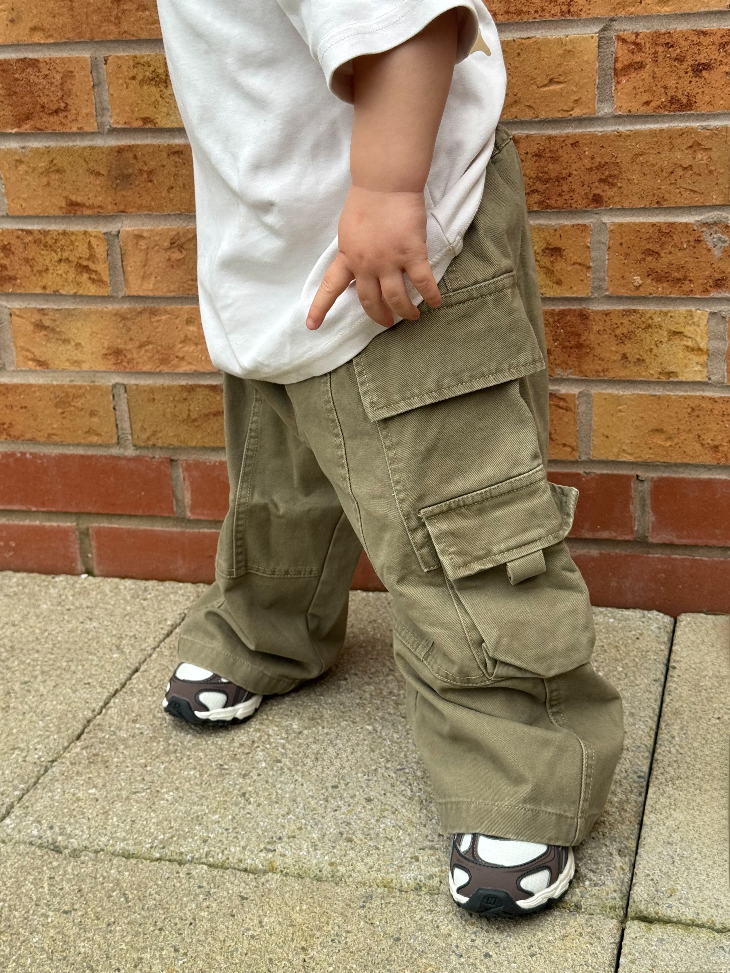 Cargo’s - Light Khaki